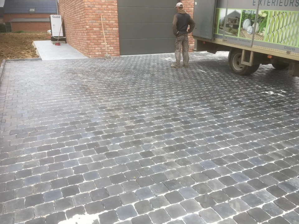 construction allée de maison par Green Concept à Andenne