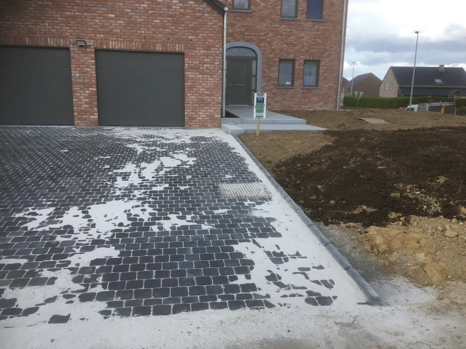 construction allée de maison par Green Concept à Waremme