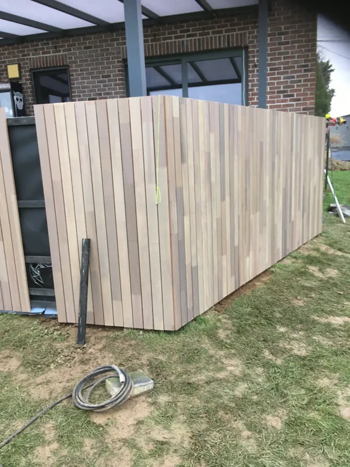 clôture extérieure soignée