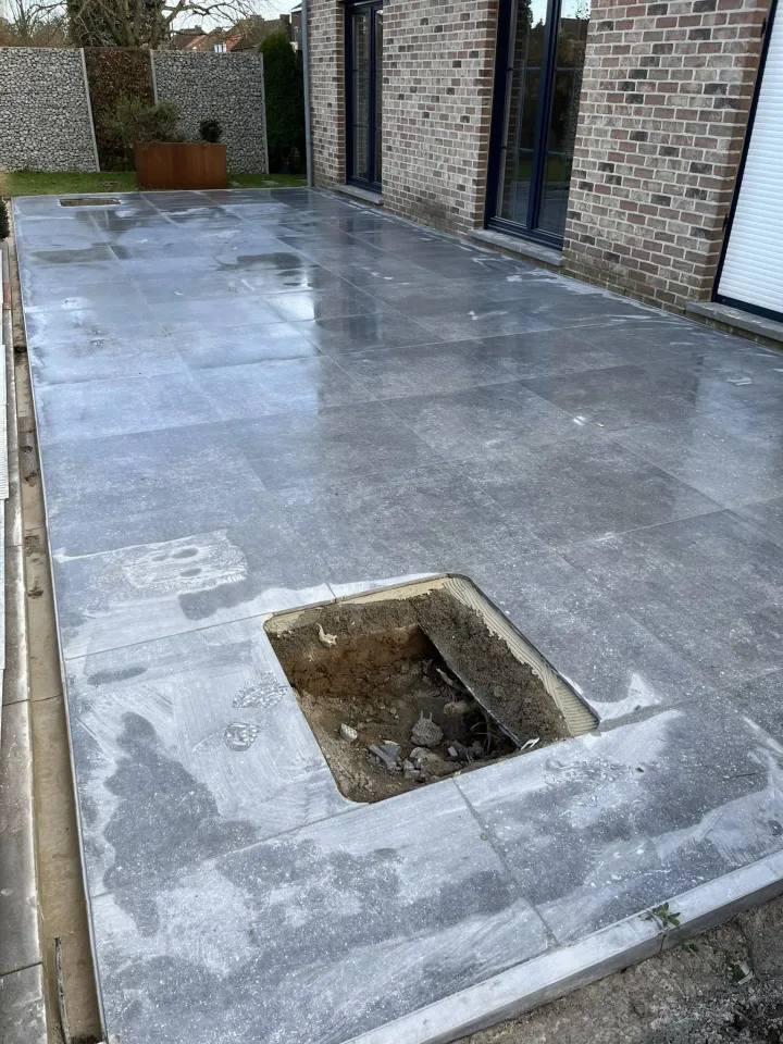 dallage terrasse extérieure à Huy par Green Concept
